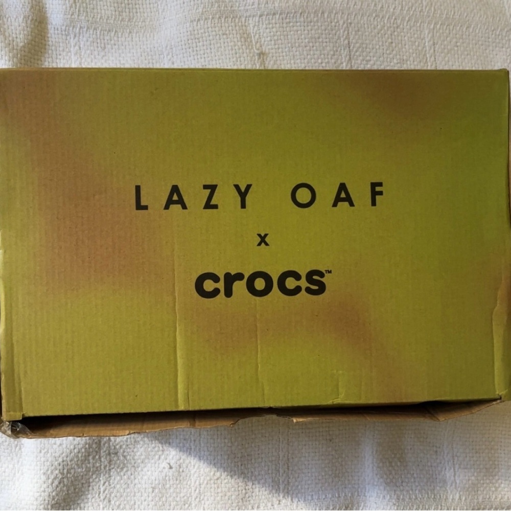 Lazy Oaf x Crocs Three-Eyed Teddy Lined Clogs - Picture 7 of 9